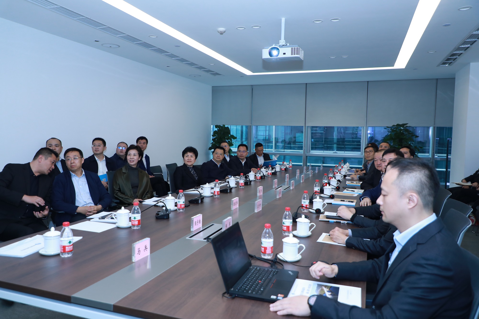 省人大常委會副主任、達州市委書記包惠蒞臨公司視察指導